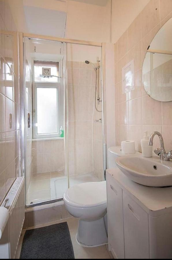 לונדון Single Room With Underbed 8 מראה חיצוני תמונה